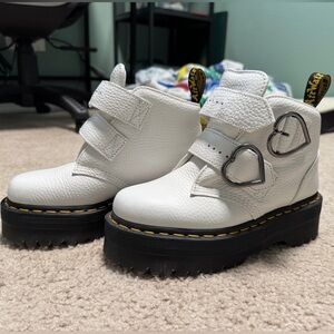 Devon Heart Dr. Martens size 6
